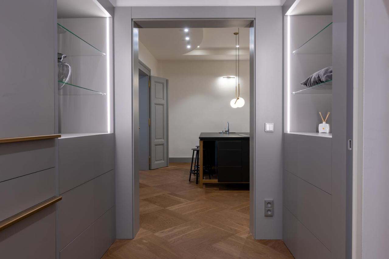 Luxury Old Town Apt, Parking Apartment Прага Екстериор снимка