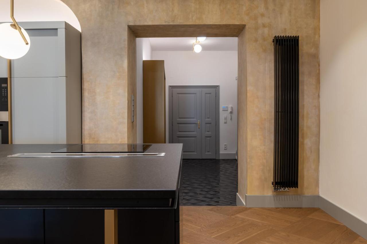 Luxury Old Town Apt, Parking Apartment Прага Екстериор снимка